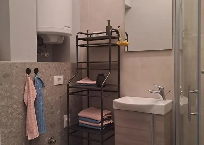 Alojamento de Acomodação e Pequeno-almoço For2 Kranj